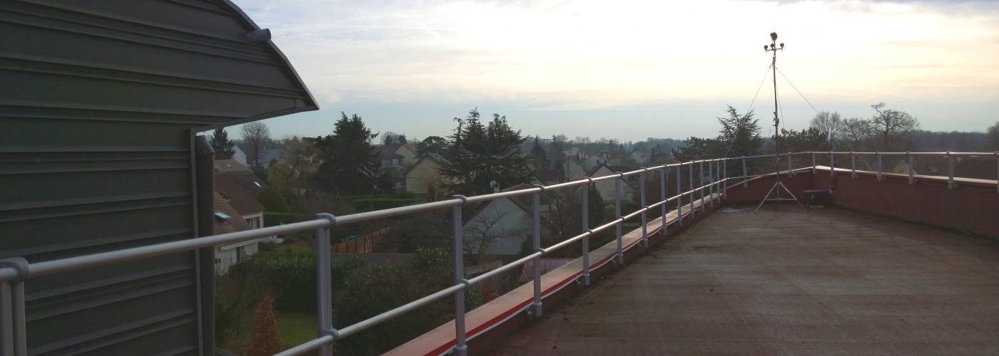 station de mesure du bruit située à Neuville-sur-Oise 