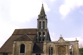 L'église Saint-Christophe à Cergy Village