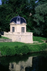 Pavillon de l'Amour à Neuville-sur-Oise sur les bords de l'Oise
