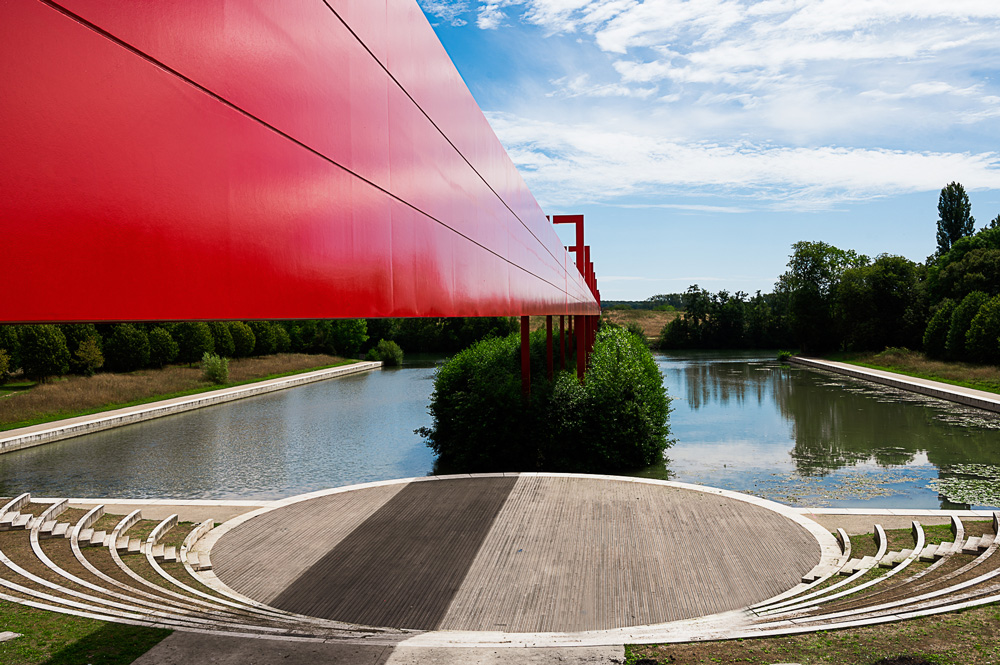 Passerelle rouge de l'Axe majeur - © CACP LD