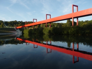 Axe majeur Cergy - la passerelle et les 12 colonnes