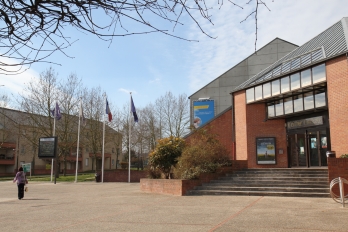 Le Centre culturel de Jouy-le-Moutier