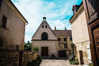 Cour du Carmel à Pontoise