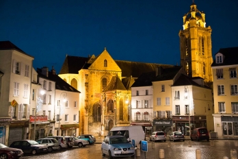 Place du Grand Martroy la nuit avec la place et la cathédrale Saint-Maclou éclairée