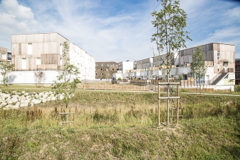 Vue des premiers logements de la Pièce d'Alçon