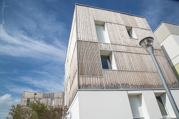 Vue des premiers logements de la Pièce d'Alçon