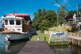 Eragny - Bords d'Oise, péniche amarrée