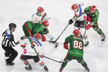 Match de hockey sur glace à l'Aren'Ice