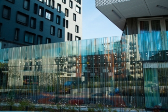 Jeu de reflet îlot du Verger Cergy Grand Centre