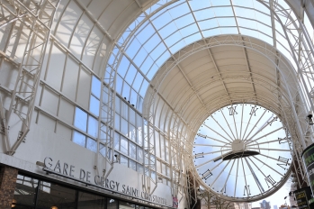 Horloge et verrière de la gare de Cergy Saint-Christophe