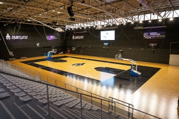 Grande halle de basket du complexe Maradas - Joël Motyl © CACP 1616 Prod